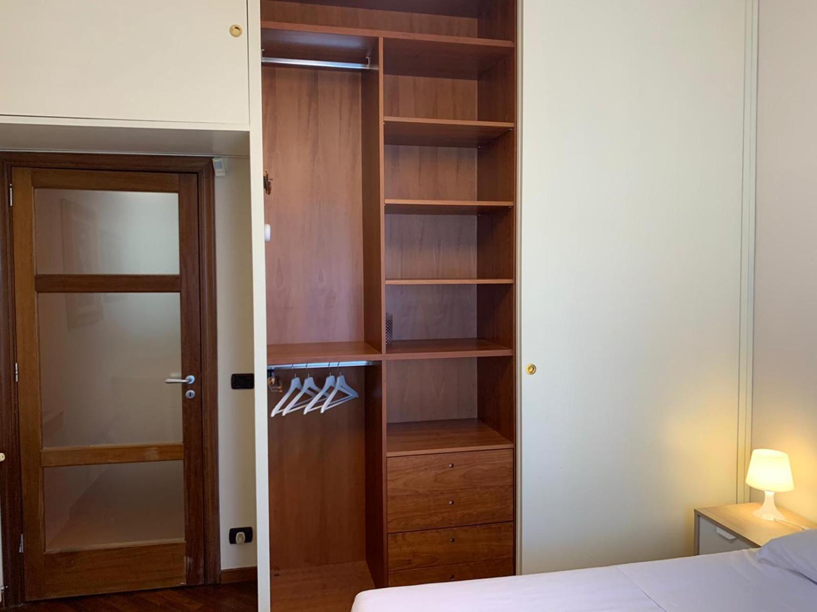 CASA BATTISTI MESSINA bellissimo appartamento in centro città ideale per FAMIGLIE o GRUPPI DI AMICI - max 3 camere, max 8 persone Exterior foto
