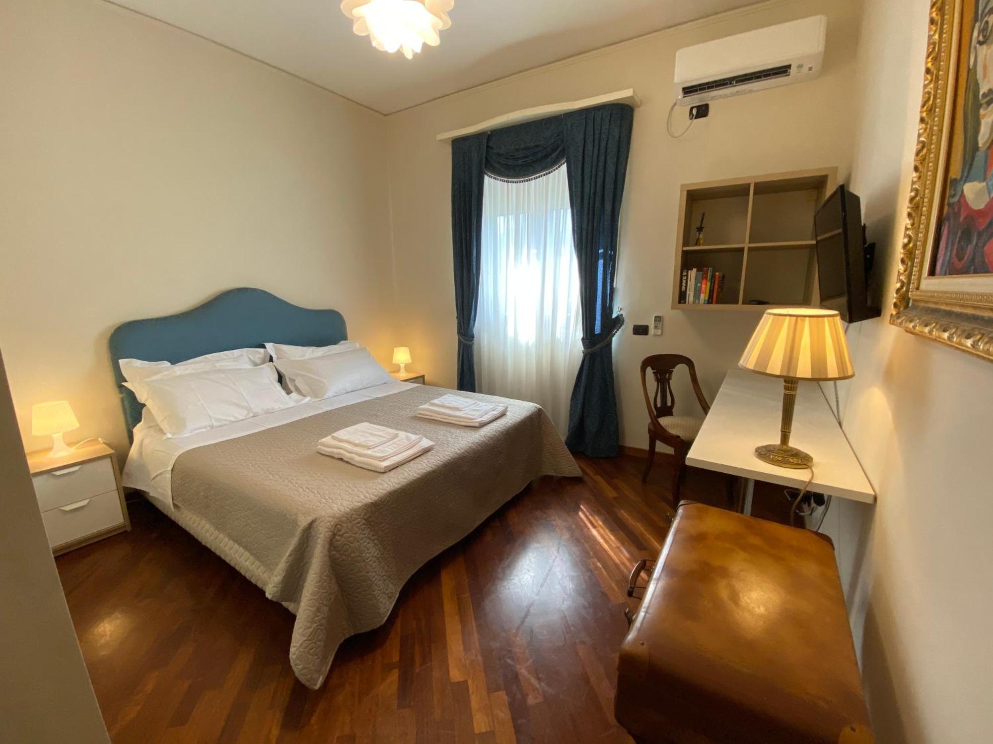 CASA BATTISTI MESSINA bellissimo appartamento in centro città ideale per FAMIGLIE o GRUPPI DI AMICI - max 3 camere, max 8 persone Exterior foto