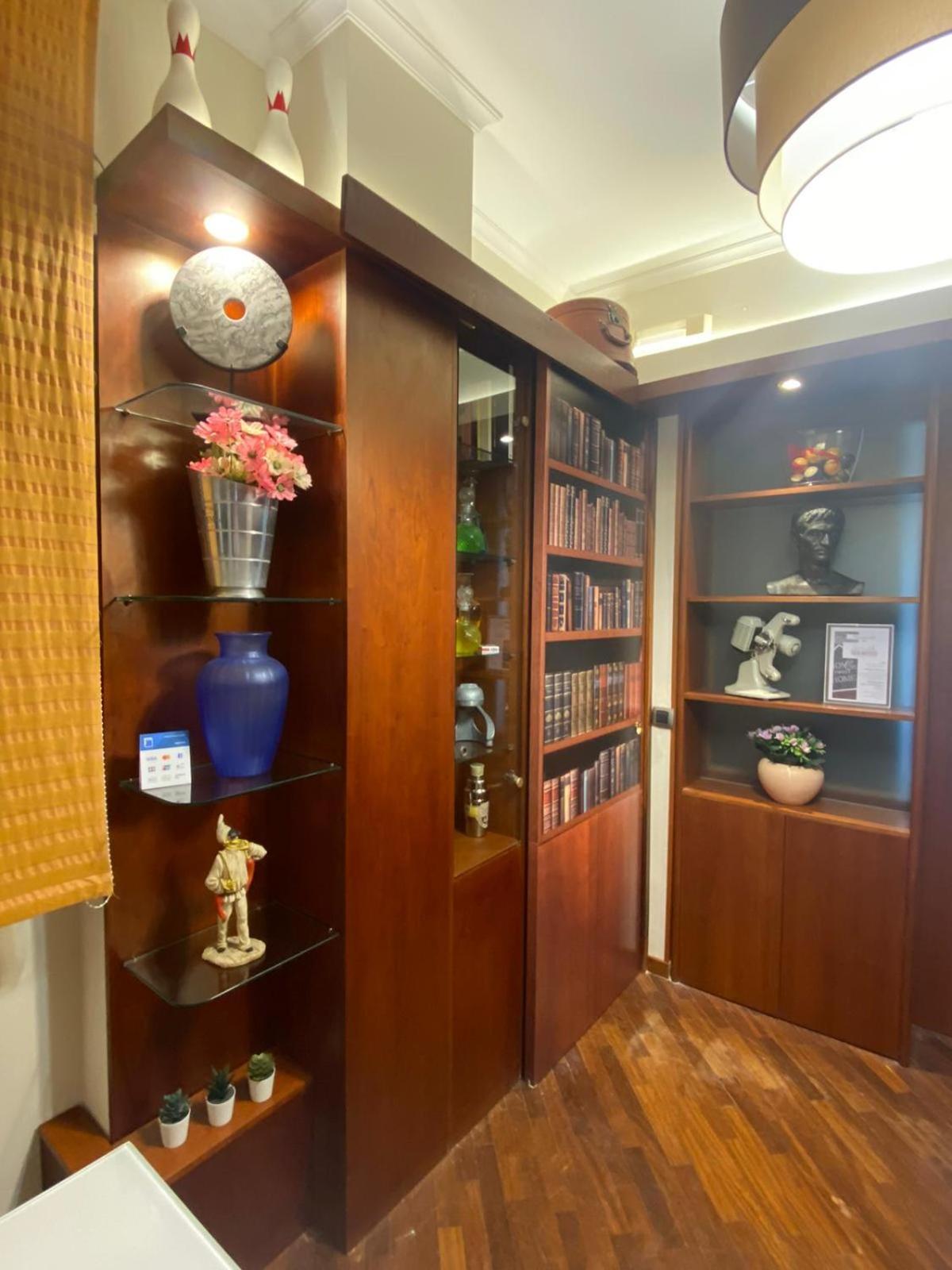 CASA BATTISTI MESSINA bellissimo appartamento in centro città ideale per FAMIGLIE o GRUPPI DI AMICI - max 3 camere, max 8 persone Exterior foto