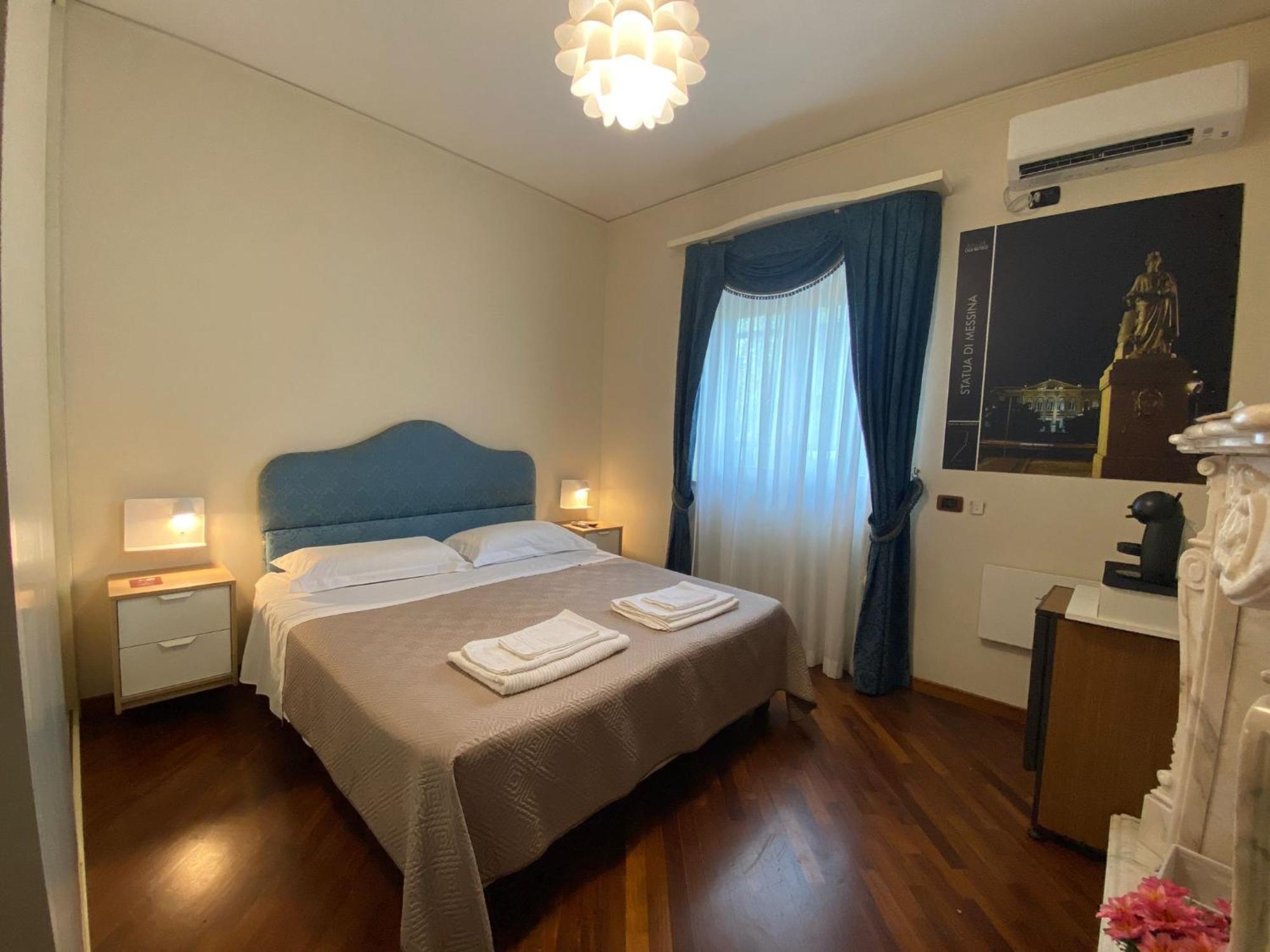 CASA BATTISTI MESSINA bellissimo appartamento in centro città ideale per FAMIGLIE o GRUPPI DI AMICI - max 3 camere, max 8 persone Exterior foto