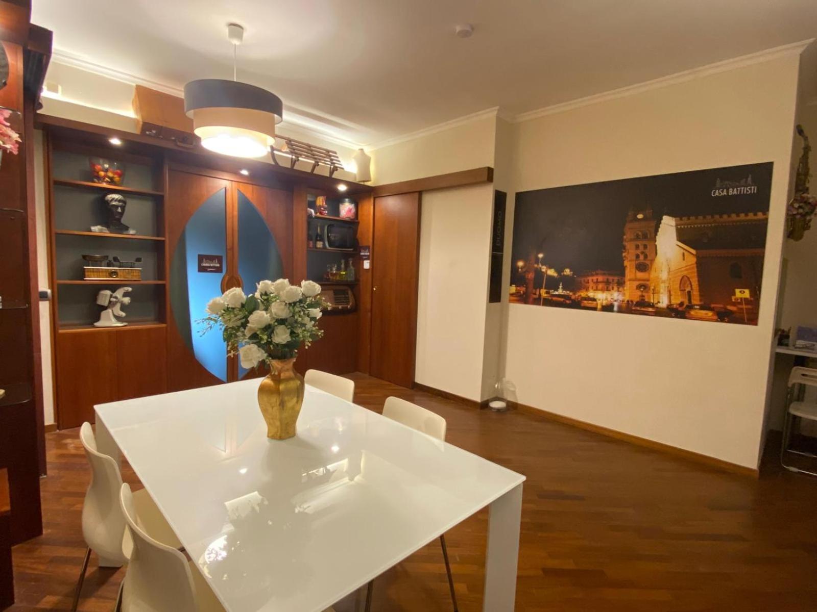 CASA BATTISTI MESSINA bellissimo appartamento in centro città ideale per FAMIGLIE o GRUPPI DI AMICI - max 3 camere, max 8 persone Exterior foto
